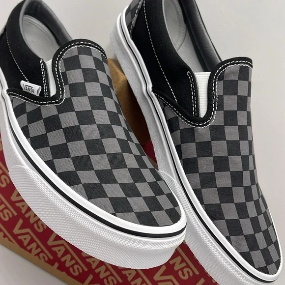 Vans Men’s Classic Slip-On Black/Pewter CheckerboardVN000EYEBPJSneakers